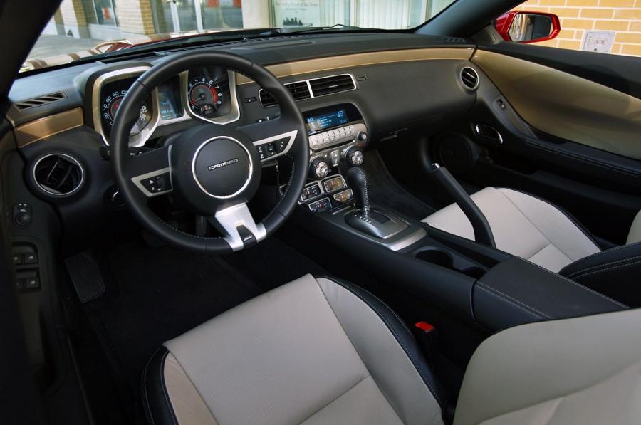  Chevrolet Camaro Convertible 2011 года  (фото 18 из 82)